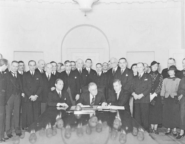 Подписание Пакта Рериха в Вашингтоне.